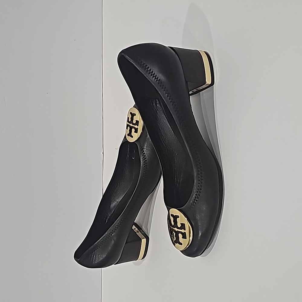 Tory Burch Black Leather Pumps with Gold Accent